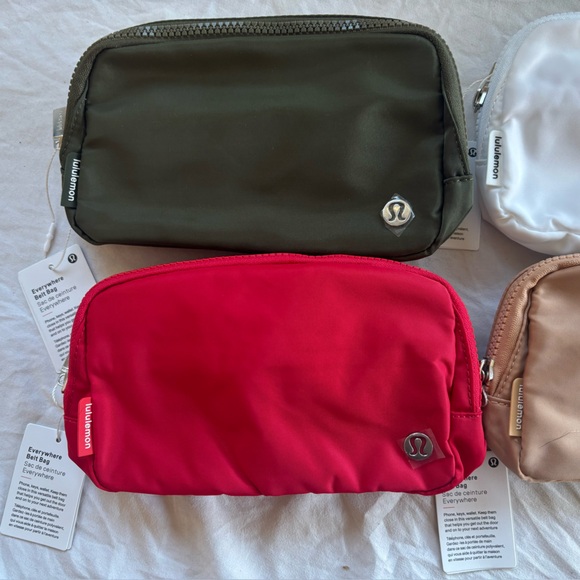 Winter festive holiday color bundle set lululemon belt bag red white green brown - Picture 2 of 3